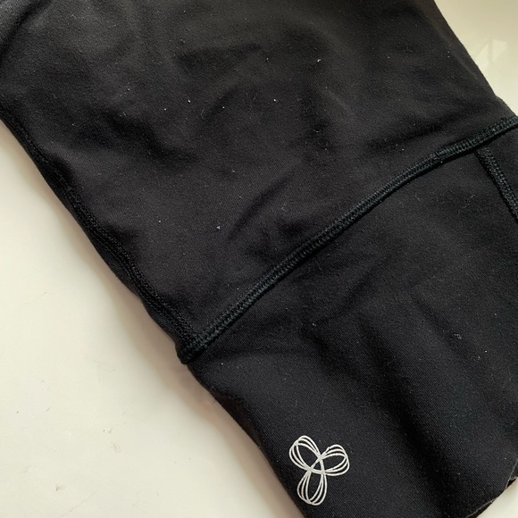 Aritzia black biker shorts size XS - Picture 3 of 3